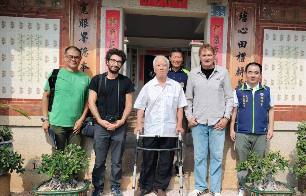 金門榮服處協助國際媒體專訪榮民林馬騰 親述砲戰血淚與和平期盼
