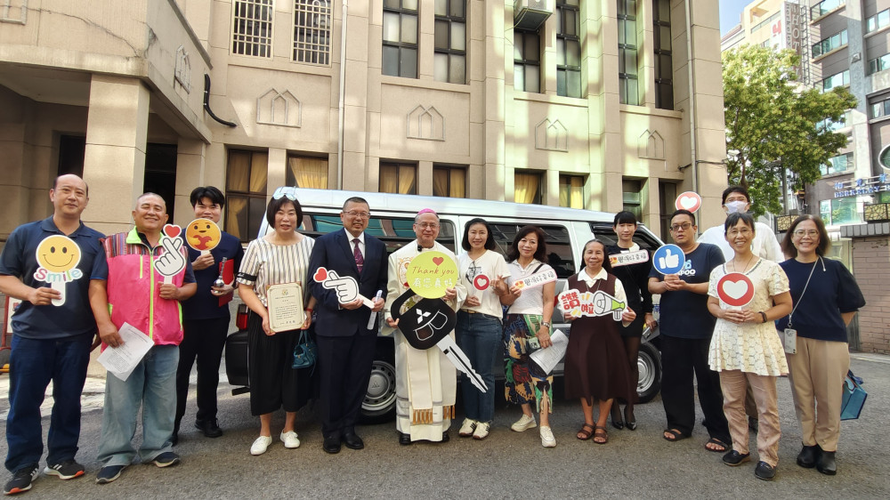 熱心敬老、樂善好施　陳燦榮公益慈善基金會慨捐車輛守護長者交通安全