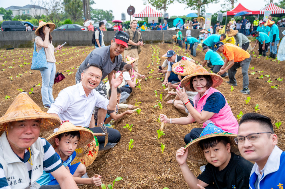 桃園平鎮農畜產好食節澎湃登場　蘇俊賓副市長力推黑毛豬及神農水餃