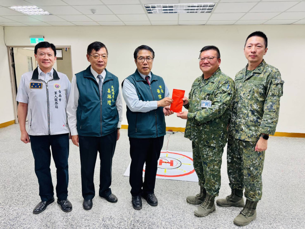 南市府訪視無人機訓練中心 肯定國軍科技建軍成效