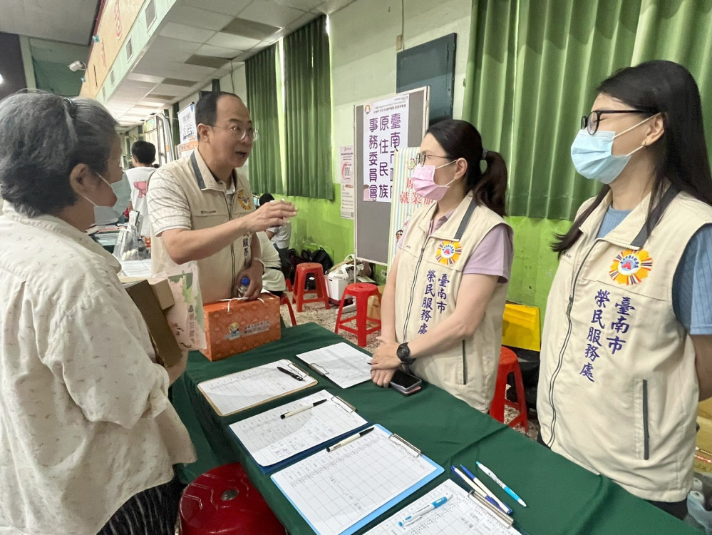 臺南榮服處參市府就博會 助退除役官兵找頭路