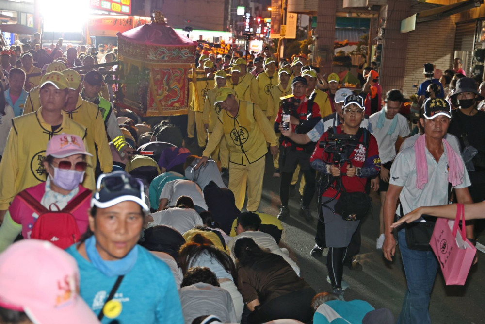 白沙屯媽祖粉紅超跑 首度停駕南投縣府