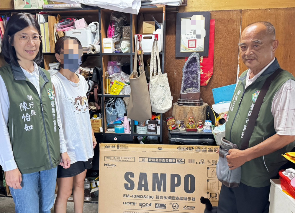 台南市黨部「疼惜台南」專案升級 親送大型家電至弱勢家戶