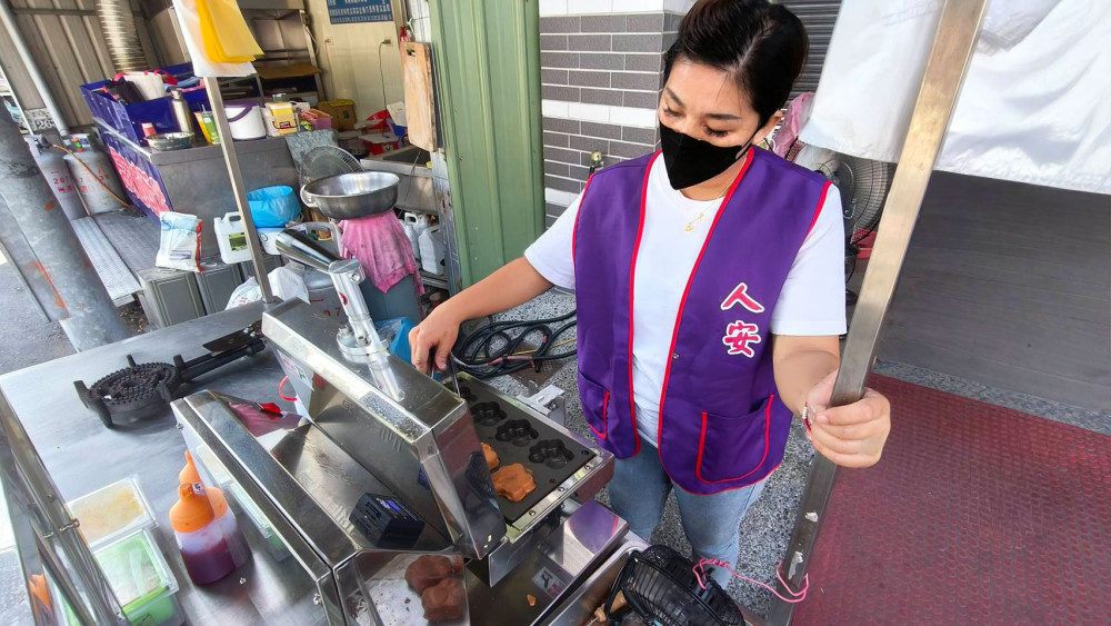 從貧困到自立 人安基金會雞蛋糕讓單媽烤出新希望
