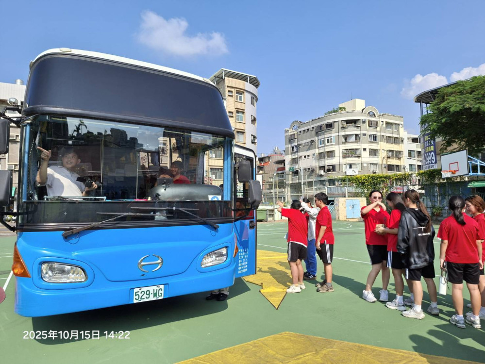 跨機關攜手推動交通安全教育 高雄區監理所前往校園宣導