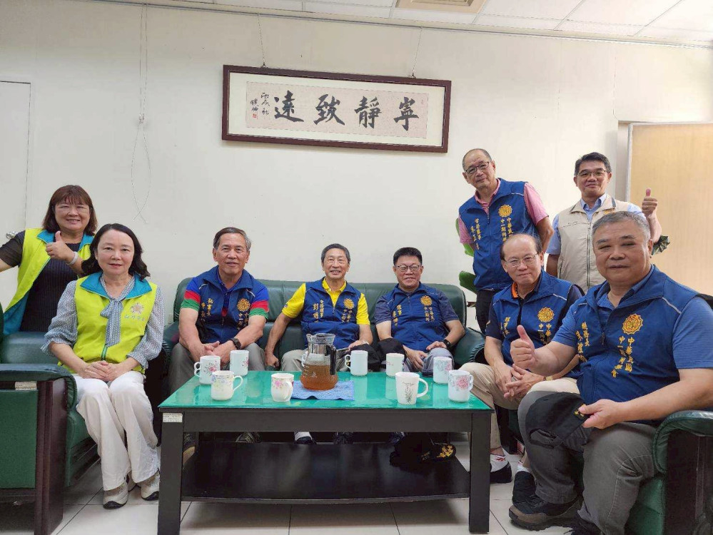 白河榮家感謝中一期同學會慰問金及物資捐贈 關懷住民長輩