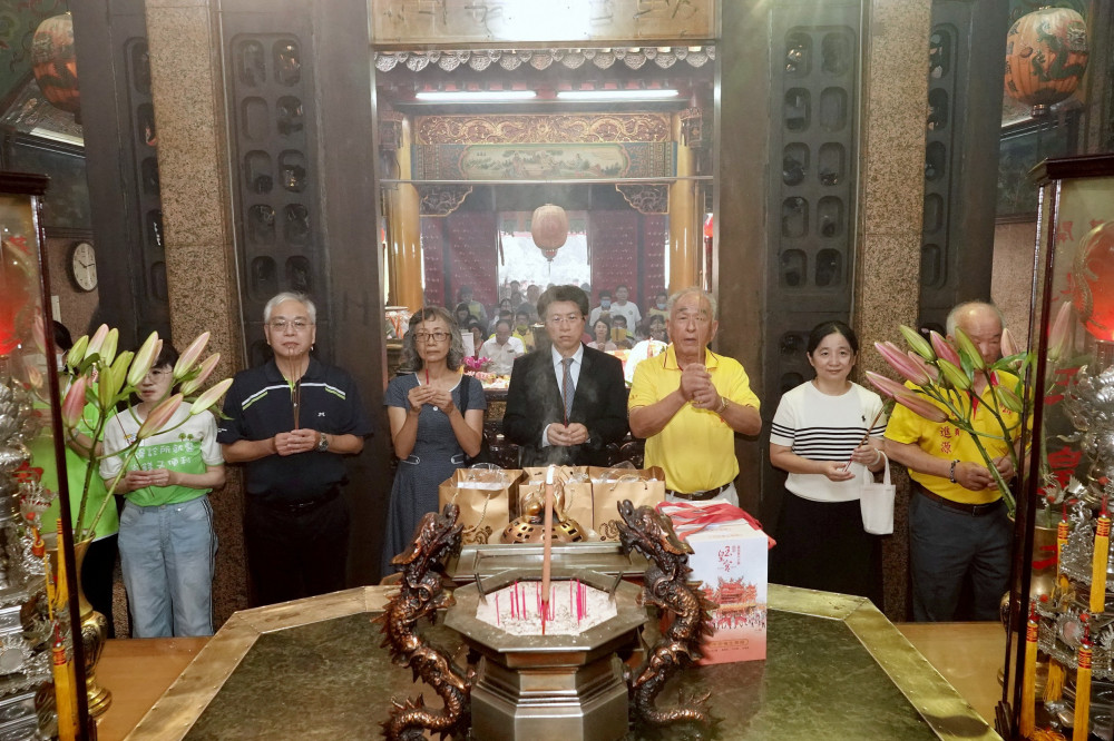 部立南醫推醫療宮廟轉型 城南玉皇宮口腔健康中心補運金義賣暨捐贈