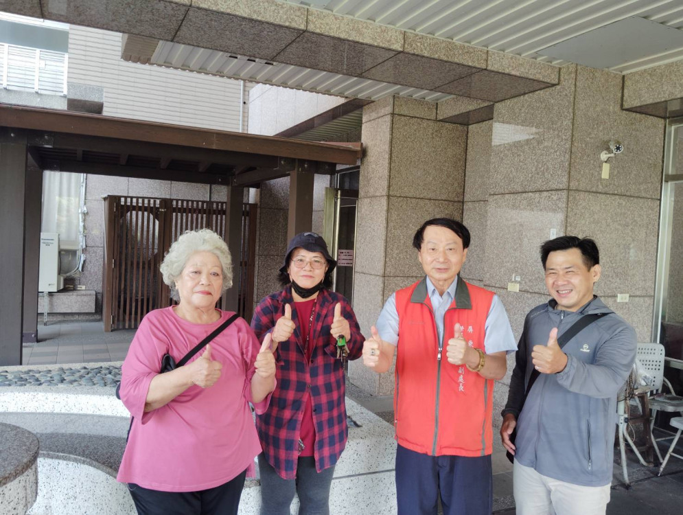 屏東榮服處劉曉明關懷訪視東港榮民眷 積極推動完善照服 屏東榮服處劉曉明關懷訪視東港榮民眷 積極推動完善照服