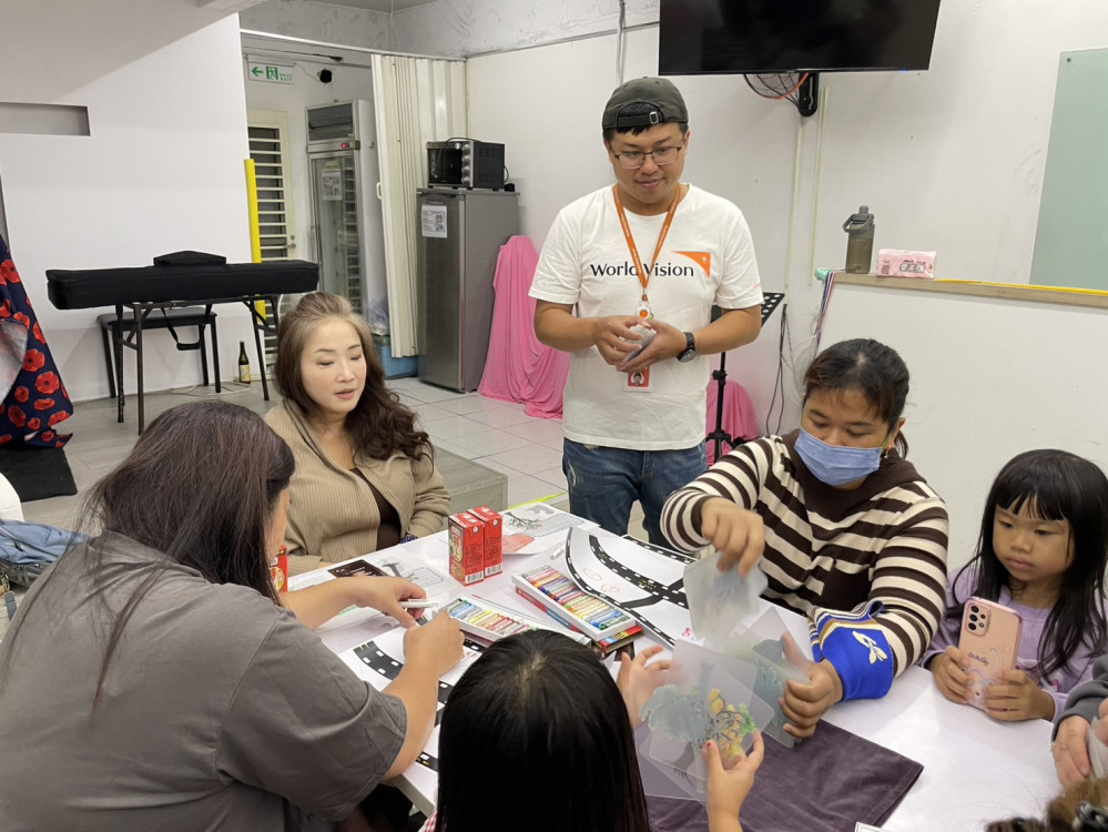 讓家長喘一口氣 世界展望會紓壓方案課程讓愛重新流回家庭 讓家長喘一口氣 世界展望會紓壓方案課程讓愛重新流回家庭