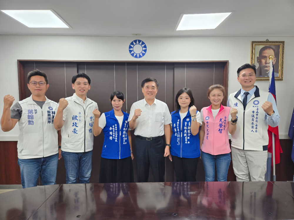 郝龍斌拜會臺南藍營議員 答年輕人認同、藍白合等關鍵題