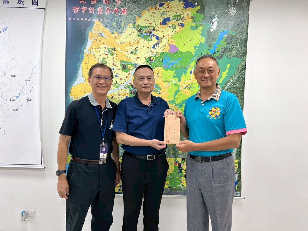 臺南榮家感謝欣南天然氣關懷慰問住民長輩
