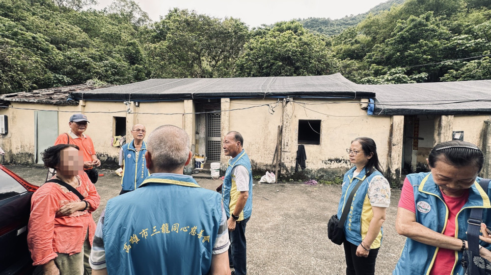 旗山區公所攜手三龍同心慈善會 暖修七旬老屋 獨居視障嬤重展笑顏