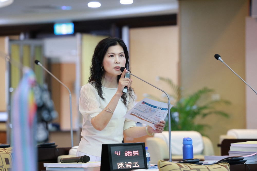 台南市議員陳碧玉質詢台南新市區多項議題 白蓮霧公園活化等獲市府回應 台南市議員陳碧玉質詢台南新市區多項議題 白蓮霧公園活化等獲市府回應