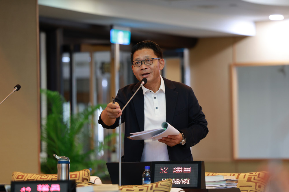 台南市議員郭鴻儀質詢台南市政 聚焦人口衰退、貧窮黑數等六大議題 台南市議員郭鴻儀質詢台南市政 聚焦人口衰退、貧窮黑數等六大議題