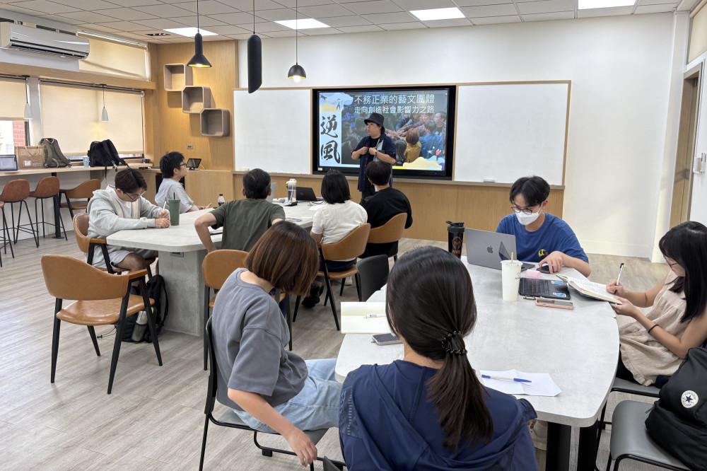 南大跨學院邀逆風劇團 談藝術如何創造社會影響力