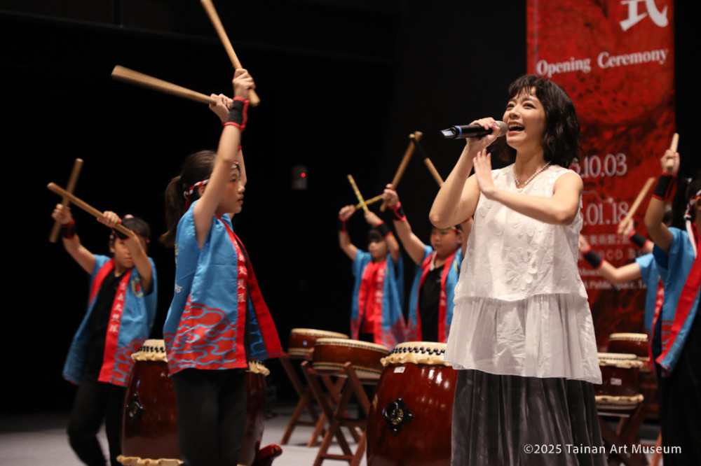 台日工藝藝術再對話 臺南美館新展開幕 林雨宣、太鼓隊演繹動漫主題曲