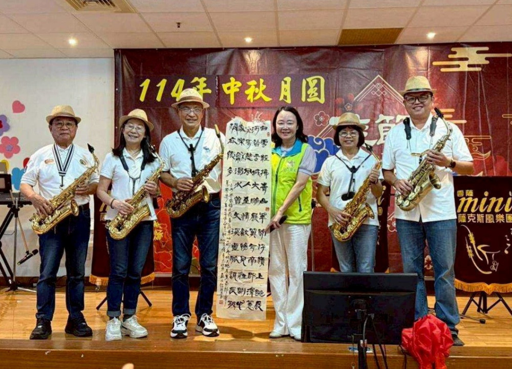 白河榮家秋節聯歡晚會 與住民長輩歡慶佳節