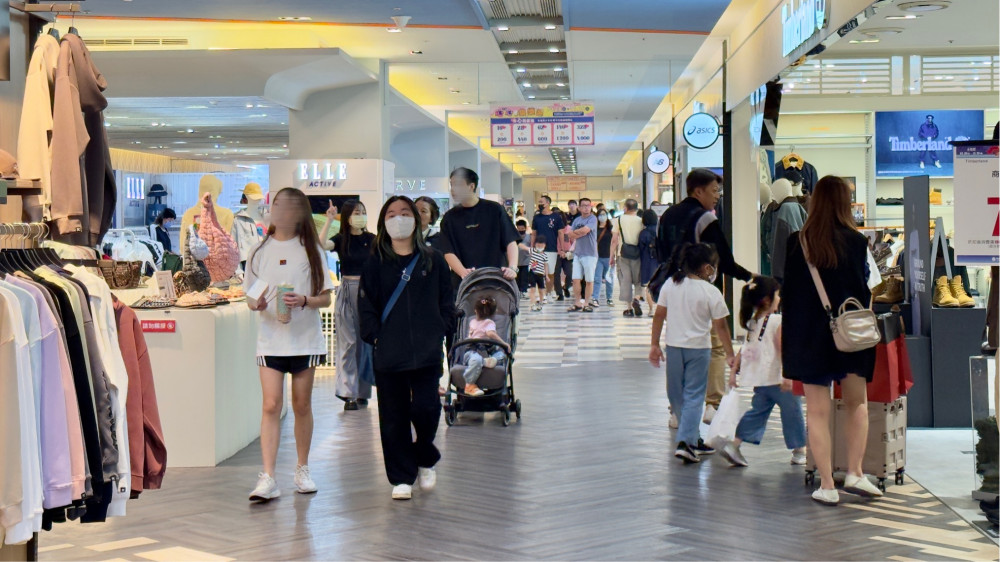 南紡購物中心週年慶再加碼 滿額贈 ＋ 銀行回饋 聖誕點燈 11/27 啟動