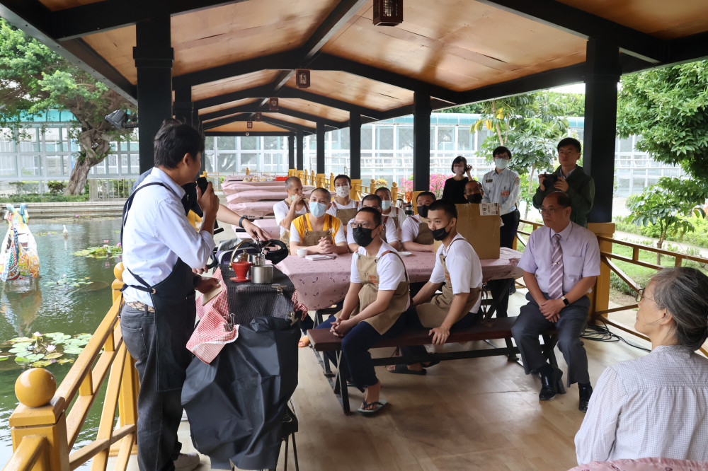 強化專業職能拉回甜感人生　竹監手沖咖啡班結訓發表成果暨沖煮評鑑