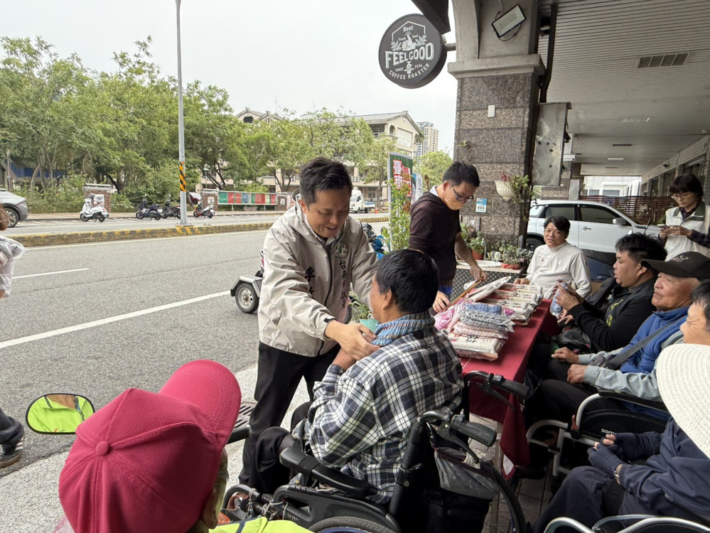 溫暖助復健！李啟維議員號召各界 捐 1830 公斤白米、8 萬元助台南脊髓損傷者