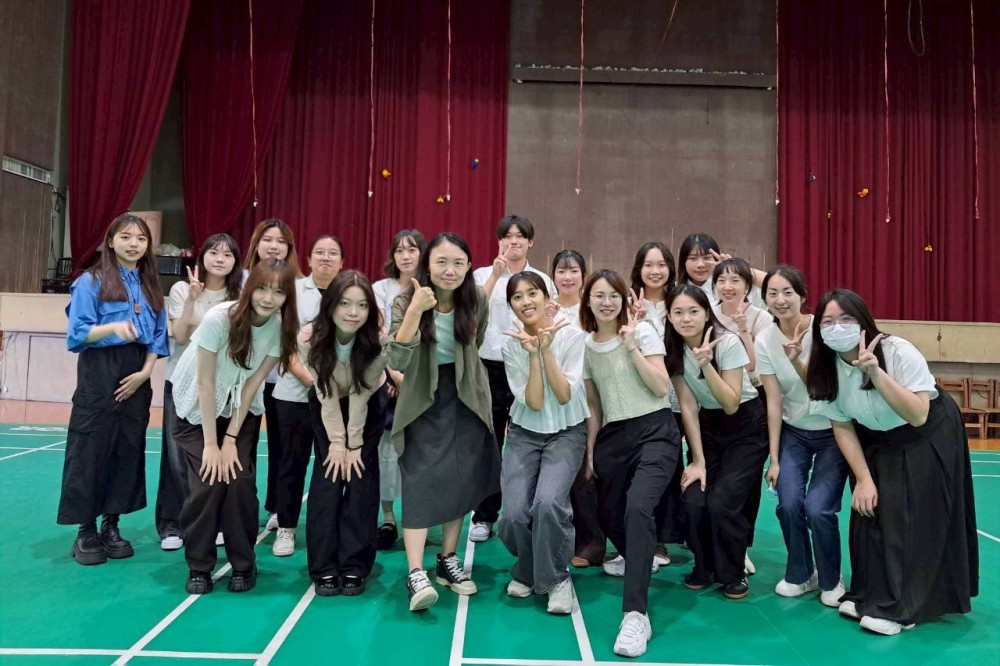 南大國文系師資生至崑山國小 陪伴學童挑戰注音闖關