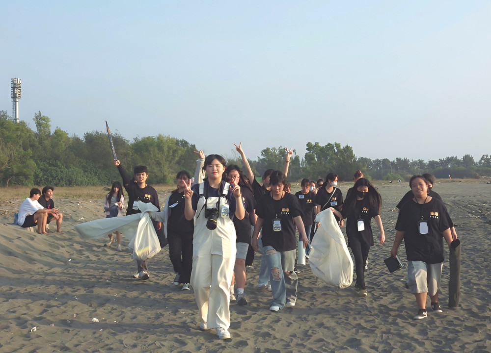 嘉藥幼保系漁光島淨灘 以行動守護海洋