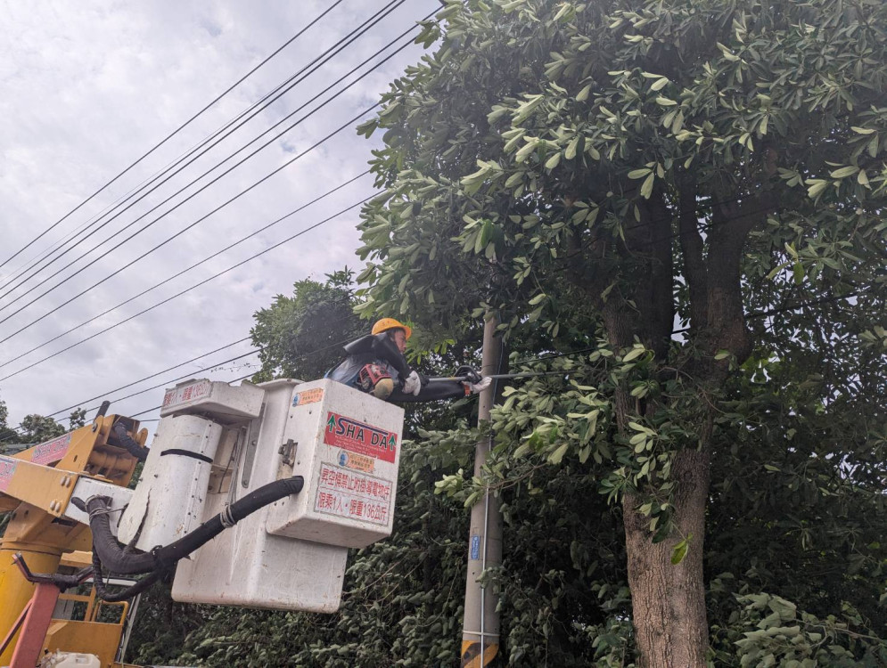 鳳凰颱北轉逼近  台電新營區處：全面啟動戒備