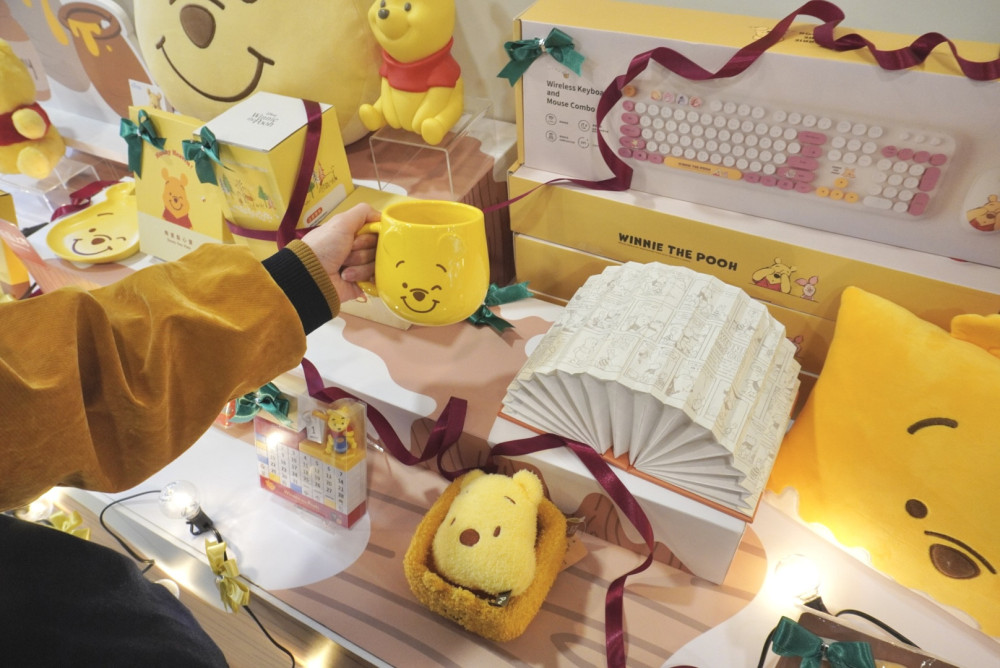 把維尼溫暖帶回家！norns 台南快閃店新品齊發，消費滿額享限量周邊