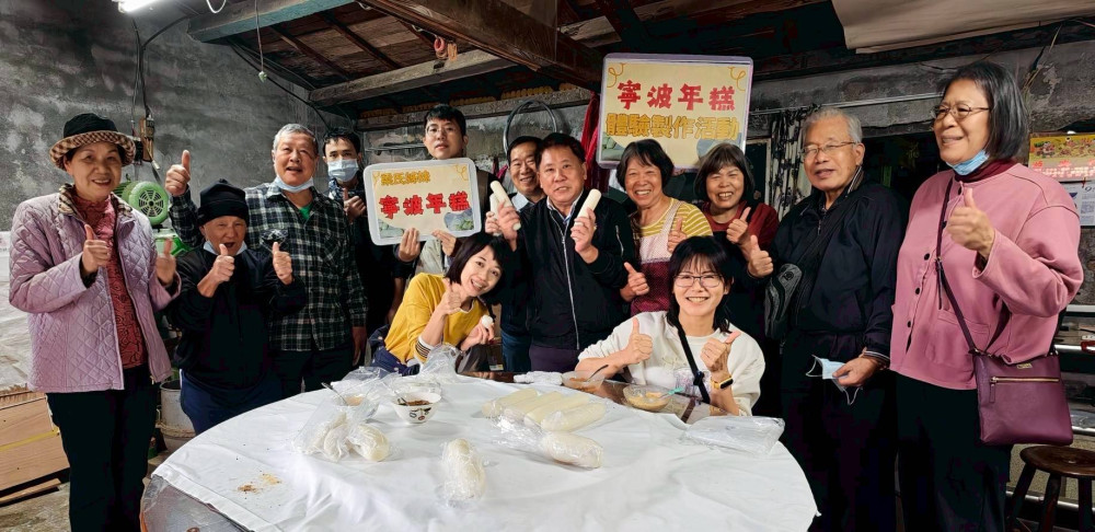 花蓮榮家大陳社區暖心交流 長輩揉出記憶年糕香