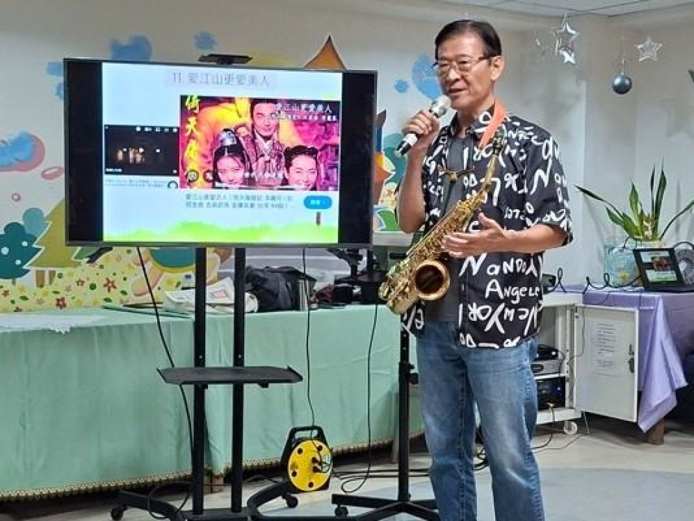 張志範蒞榮家薩克斯風演奏 樂音療癒住民長輩心