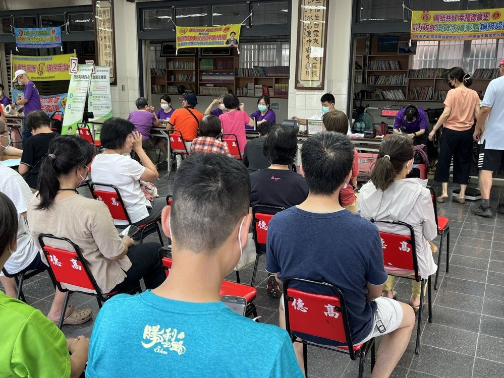 胸腔病院深入社區推動健康篩檢　獲衛生局表揚肯定