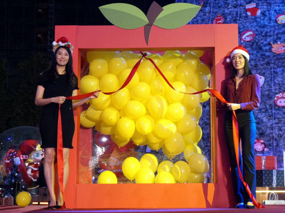 點亮聖誕夜之光！南紡巨型聖誕裝置亮相 瑞復鼓隊開場溫馨動人