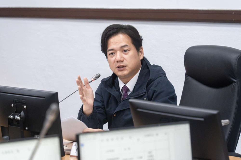 竹市府市務會議聚焦防颱、民生　邱臣遠代理市長：做好萬全準備
