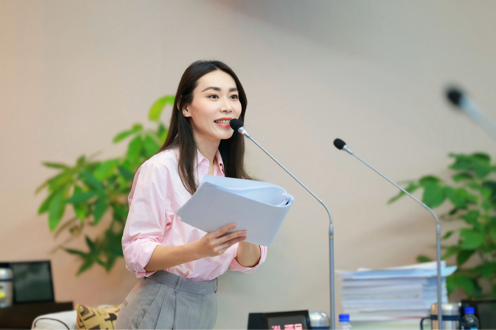 台南市議員曾之婕質詢台南施政 小巨蛋孵蛋、銀髮照護雙重呼籲