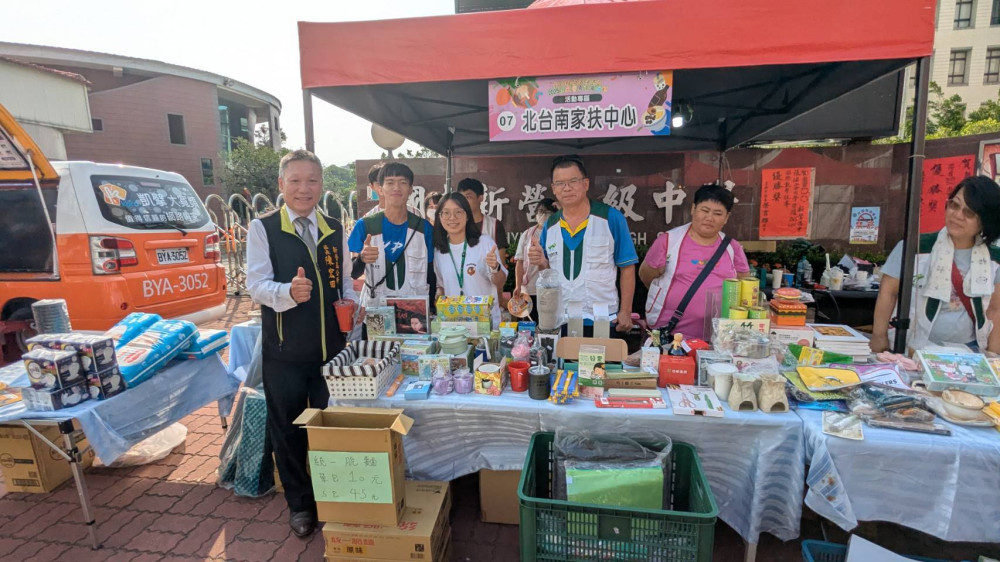 「新心相挺 溫暖傳愛2025大新營嘉年華」第15週年熱鬧開幕