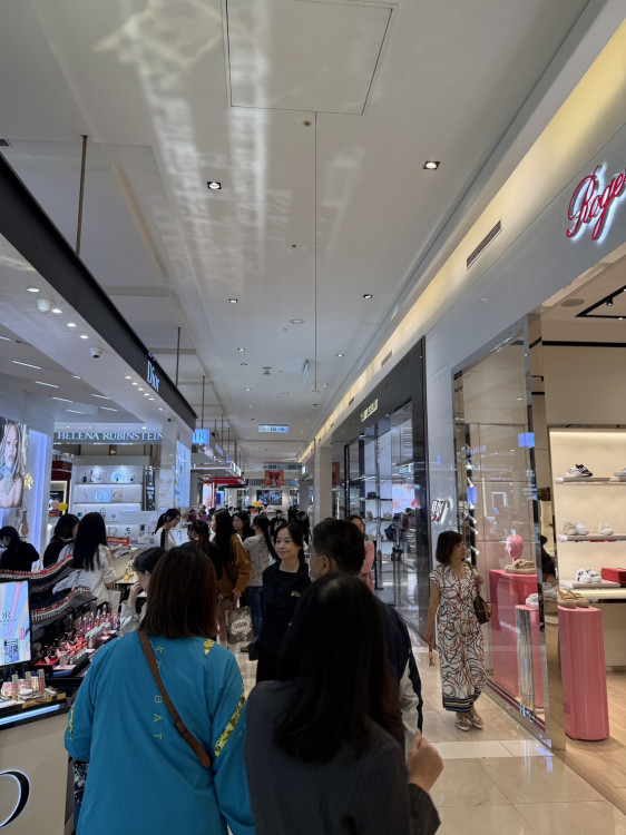 新光三越台南新天地周年慶 11/6 開跑 買氣沸騰預期來客破 6 萬