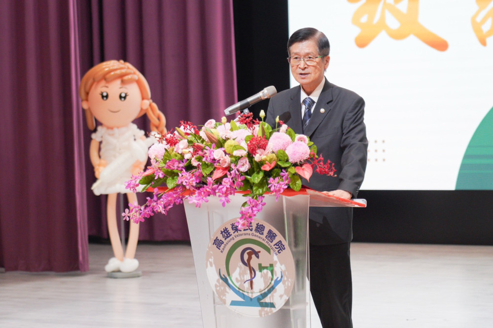 高雄榮總35週年慶典登場　嚴德發主委表揚103位優良醫師