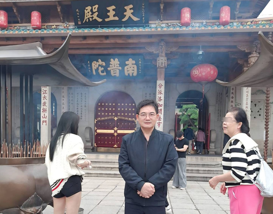 劉燈鐘至南普陀寺參拜 鷺島名山弘法人才輩出