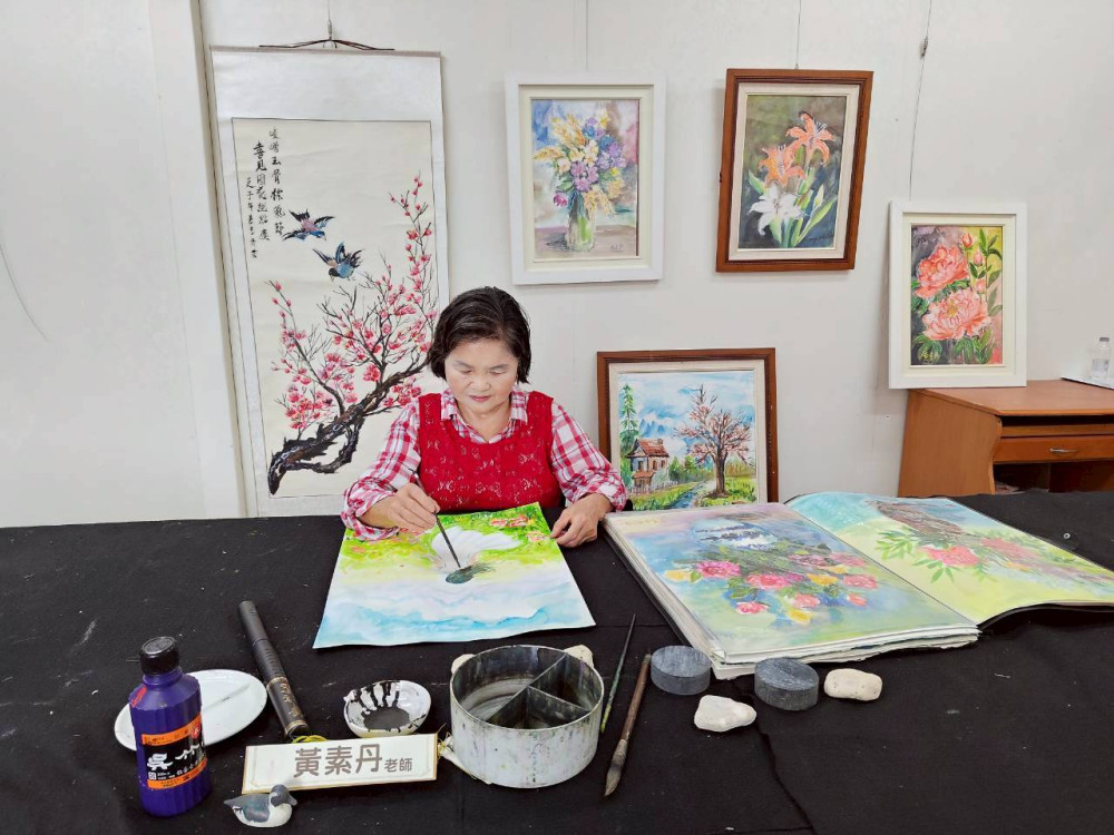 輔英科大67週年／白衣天使黃素丹跨界藝術家以畫傳愛獻禮