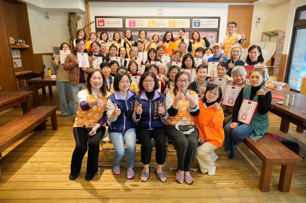 不用再怕手機！新北數位陪伴員讓長輩數位生活零距離