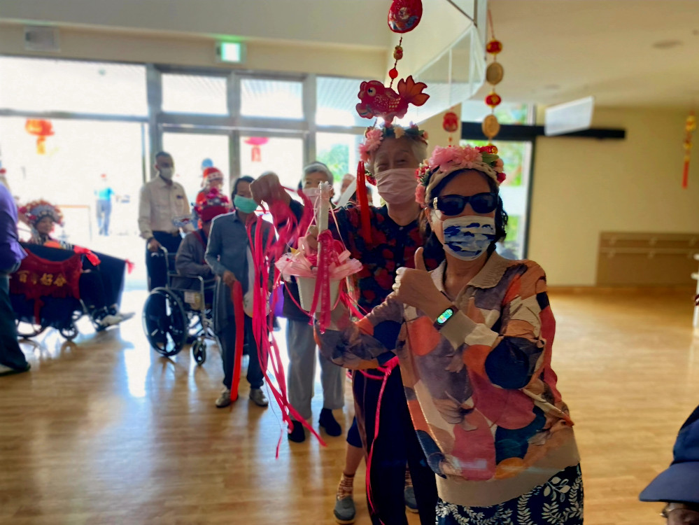 臺南榮家迎親添喜趣 住民聖誕暖心意