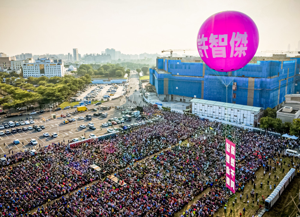 AI小金剛萬人造勢稱冠！許智傑：要當高雄全民市長