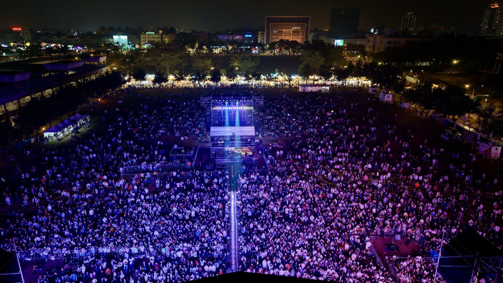 「2026台南好young」耶誕搖滾演唱會國內外卡司齊聚接力開唱 吸引15萬人次參加