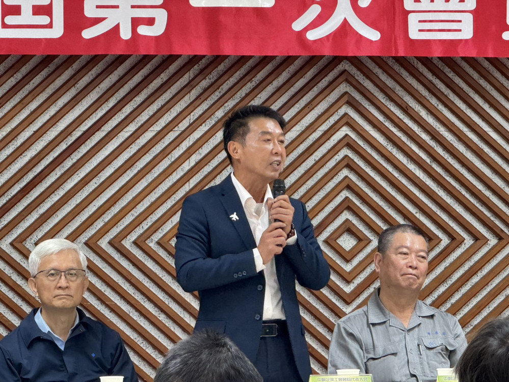 逆轉勝！許智傑後發先至「黃金交叉」民調並列初選第一