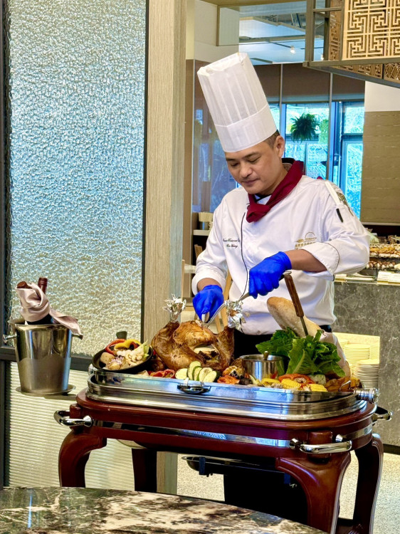 福爾摩沙遊艇酒店聖誕禮讚，自助餐、火雞禮籃、甜點同步精彩！