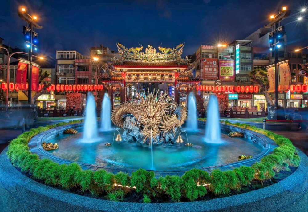 眾神祝福新人婚姻長久守護與圓滿幸福 桃園大廟景福宮首辦聯合婚禮