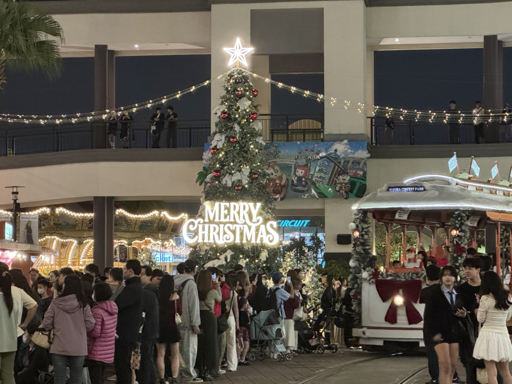 SKM Park Outlets高雄草衙聖誕跨年尾牙三合一 60萬人潮嗨翻天