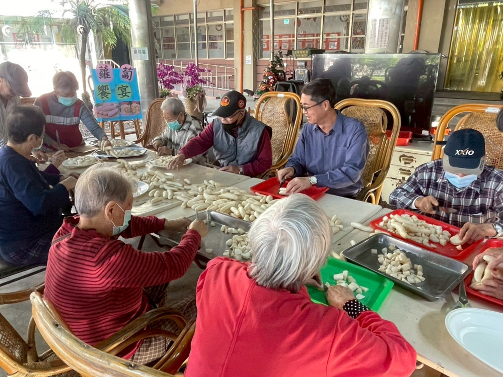 屏東榮家醃蘿蔔體驗農村趣 住民長輩樂陶陶