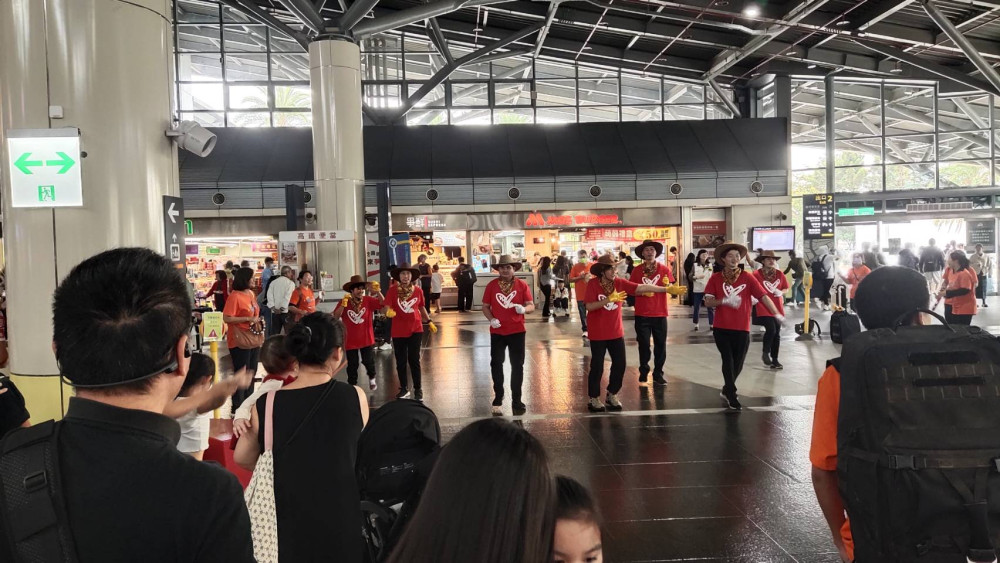 迎國際身心障礙者日  高鐵台南站快閃響應