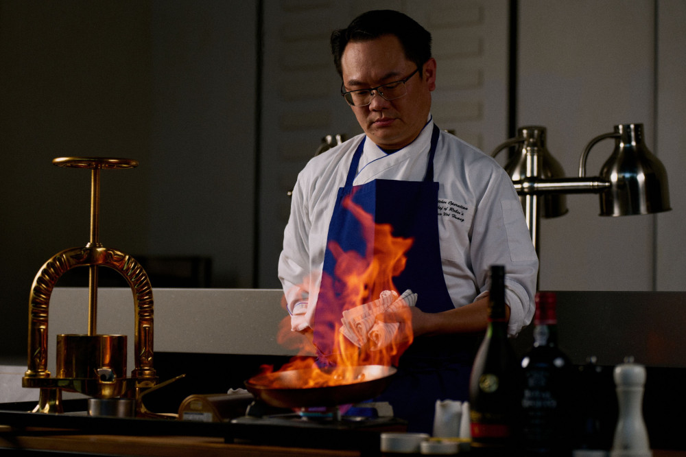  百年法菜奢華登場！台南晶英盧昂血鴨開賣，純銀桌邊榨鴨秀吸睛